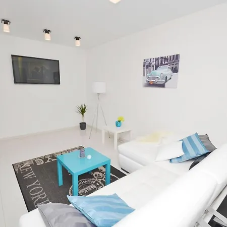 Apartment City Center 3 *